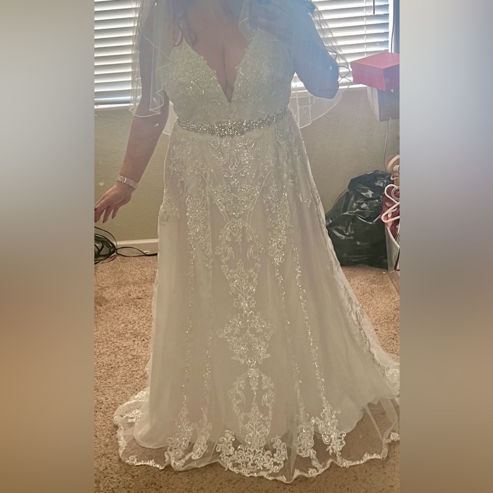 Oleg Cassini CWG 905 - Wedding Dress - Size 18W